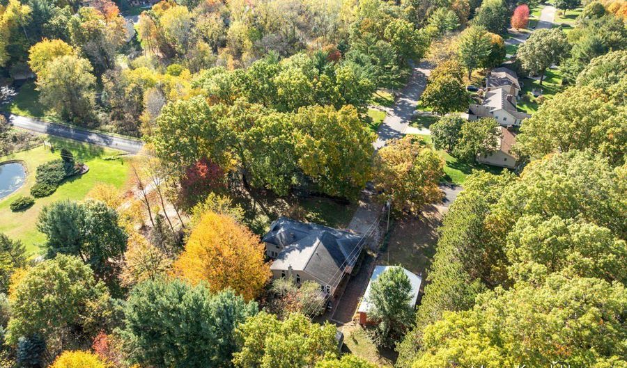 6662 Buttrick Ave SE, Alto, MI 49302 - 5 Beds, 3 Bath