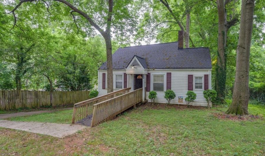 2720 Randall St, Atlanta, GA 30344 - 4 Beds, 2 Bath