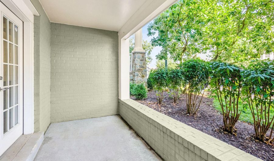 4089 S FOUR MILE RUN Dr 201, Arlington, VA 22204 - 2 Beds, 2 Bath