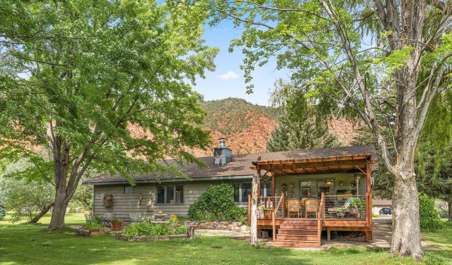 283 MEADOW Ln, Glenwood Springs, CO 81601 - 3 Beds, 3 Bath
