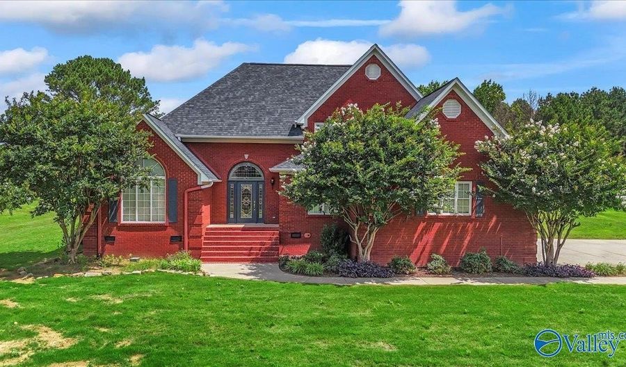135 Villa Grande, Albertville, AL 35950 - 4 Beds, 4 Bath