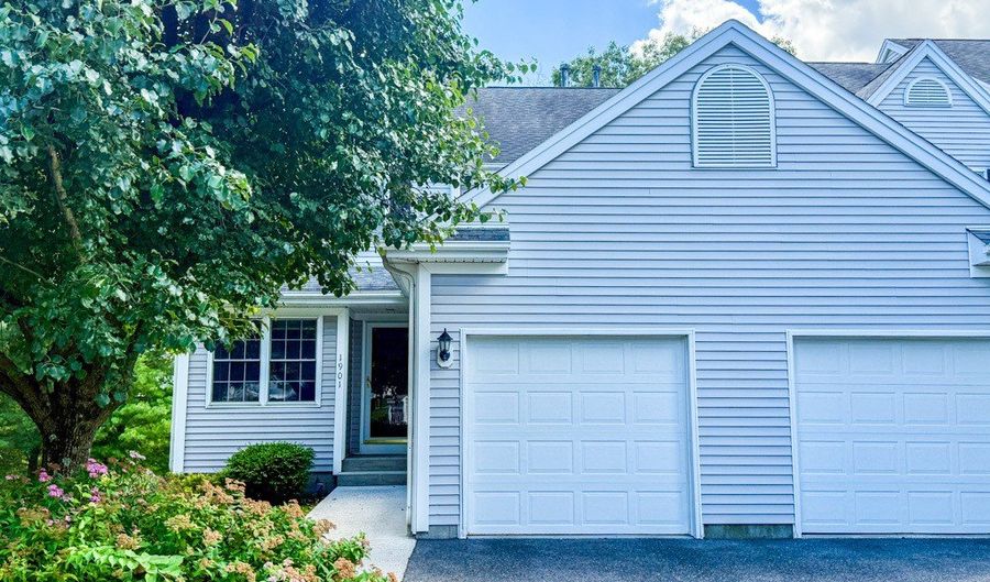 1901 Pinnacle Way 1901, Danbury, CT 06811 - 2 Beds, 4 Bath