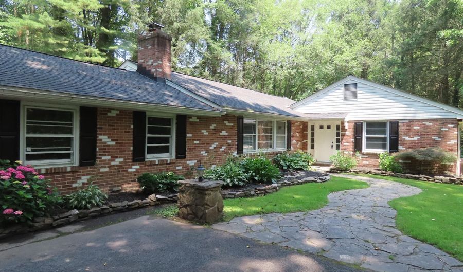 863 YORKLYN Rd, Hockessin, DE 19707 - 4 Beds, 3 Bath