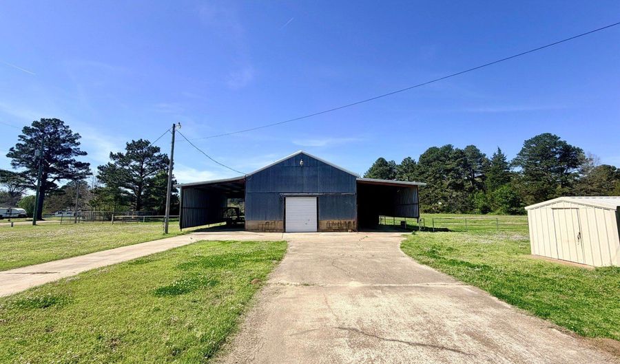 1249 9th St, Ashdown, AR 71822 - 3 Beds, 3 Bath
