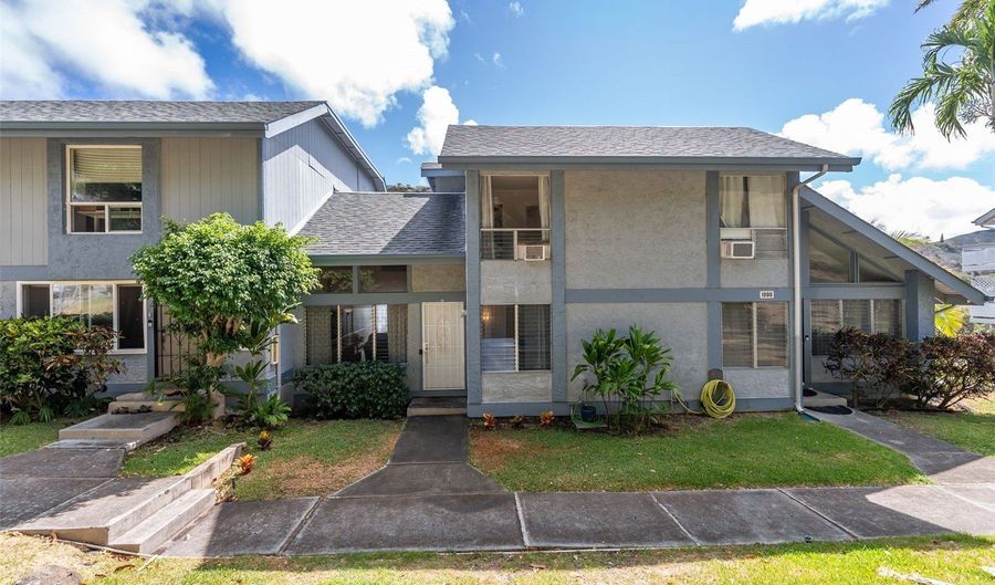 1090 Kumukumu St C, Honolulu, HI 96825 - 4 Beds, 3 Bath