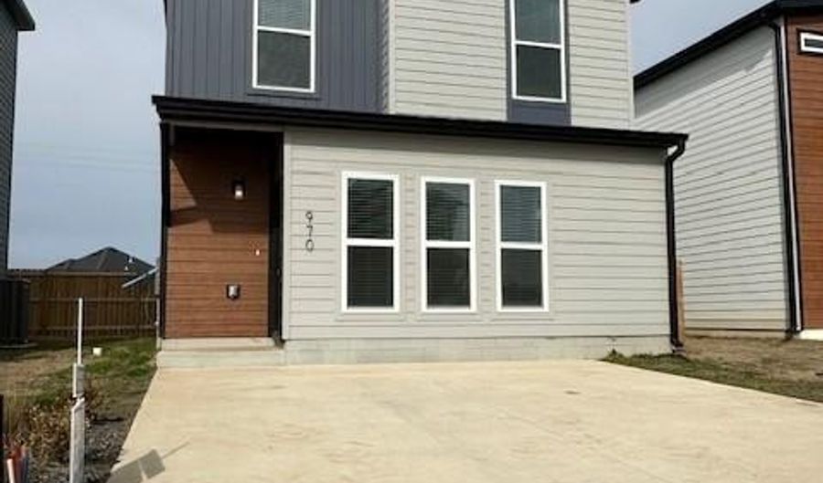 970 Boardwalk Ave, Bentonville, AR 72713 - 3 Beds, 2 Bath