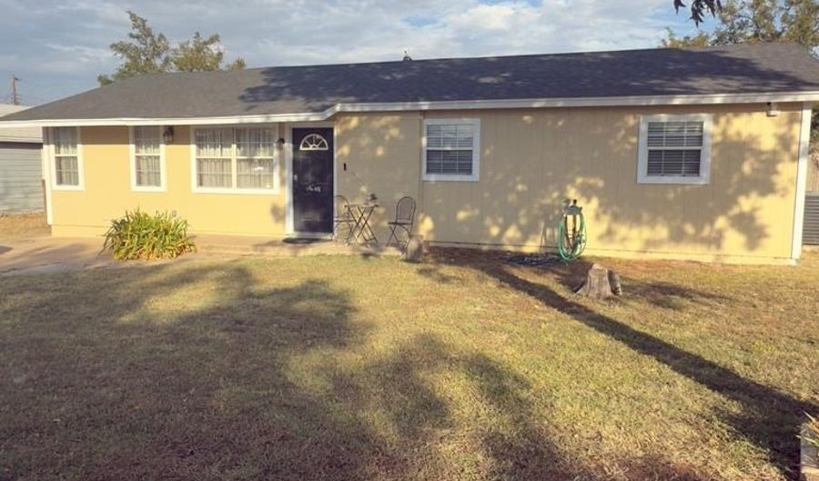 8 Th SW Underwood, Andrews, TX 79714 - 3 Beds, 1 Bath