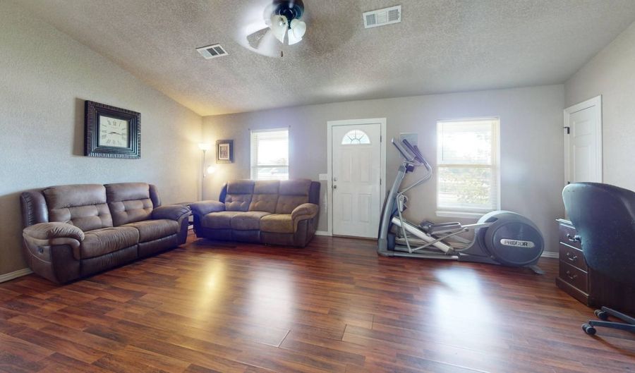 1915 N 13th St, McAlester, OK 74501 - 3 Beds, 2 Bath