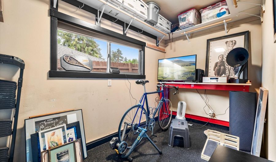 1531 NW 10th St, Bend, OR 97703 - 4 Beds, 3 Bath