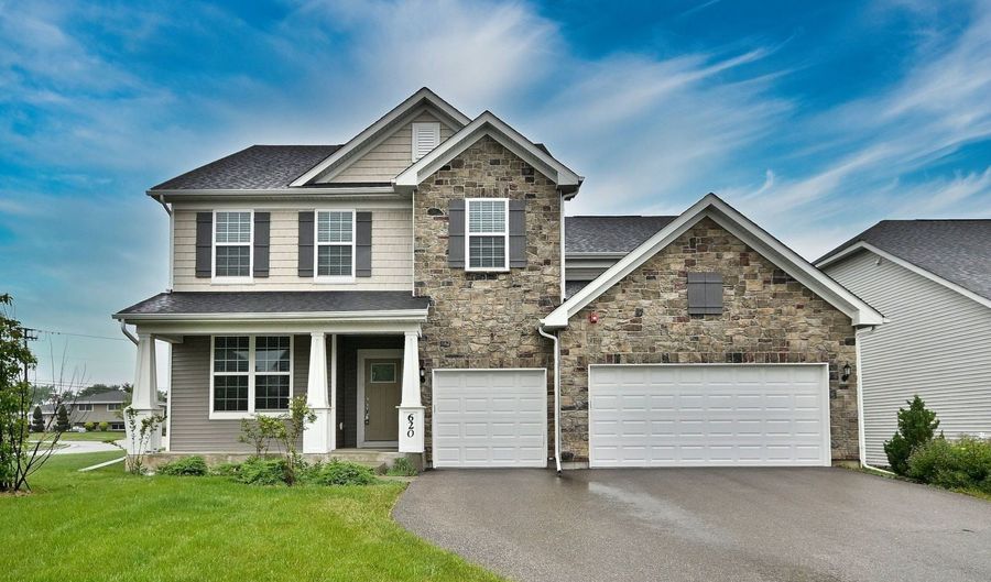 620 N Sullivan St, Addison, IL 60101 - 4 Beds, 3 Bath