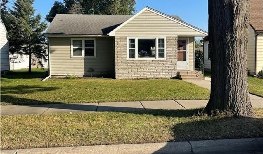 1202 2nd Ave SW, Austin, MN 55912 - 2 Beds, 2 Bath