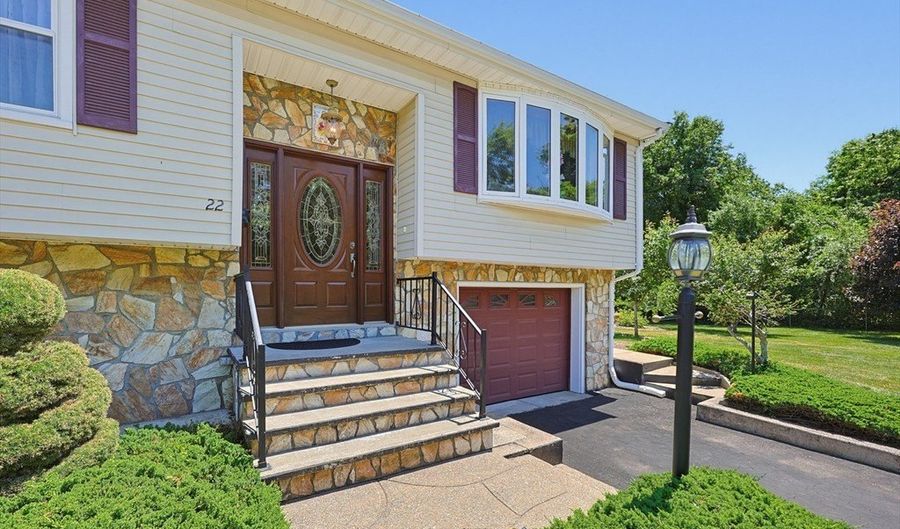 22 Fisher St, Attleboro, MA 02703 - 3 Beds, 2 Bath