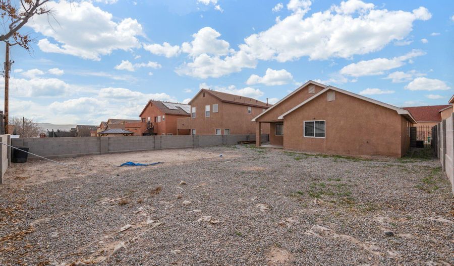 6847 Calle Cielo Ave SW, Albuquerque, NM 87121 - 3 Beds, 2 Bath