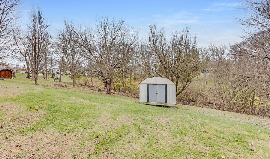 306 Sunset Dr, Aurora, IN 47001 - 2 Beds, 1 Bath