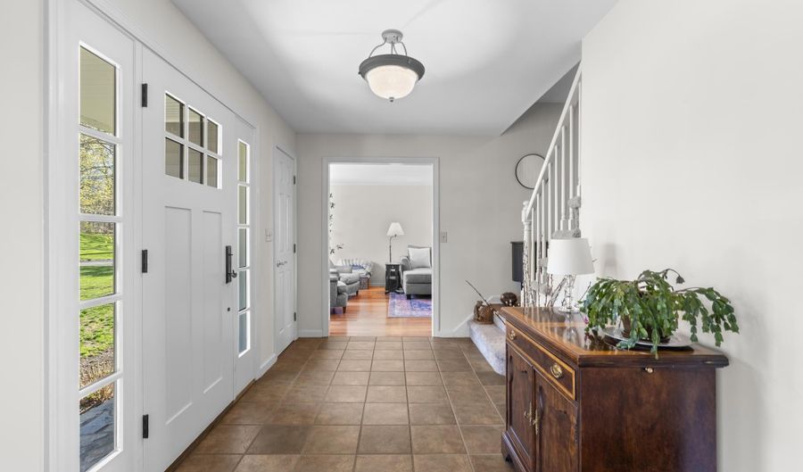 58 Lantern View Dr, Branford, CT 06405 - 4 Beds, 4 Bath