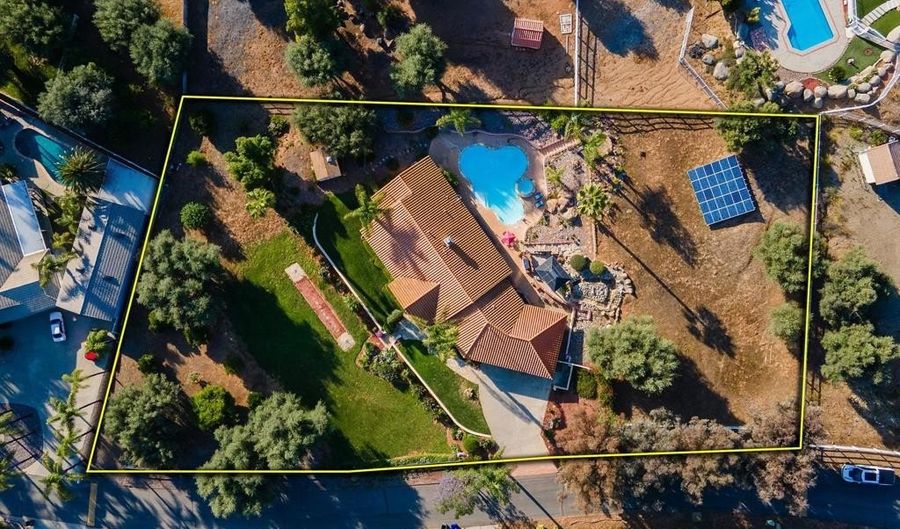 1896 VIA DEL TORRIE, Alpine, CA 91901 - 4 Beds, 3 Bath