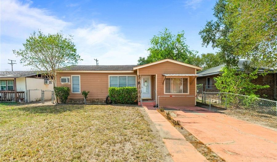 722 Hickey St, Alice, TX 78332 - 3 Beds, 1 Bath