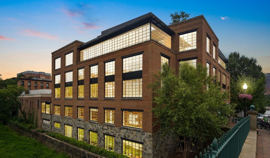 1055 WISCONSIN Ave NW 4E, Washington, DC 20007 - 4 Beds, 5 Bath