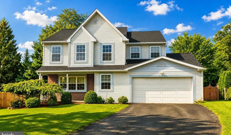 1728 32ND St SW, Allentown, PA 18103 - 5 Beds, 4 Bath