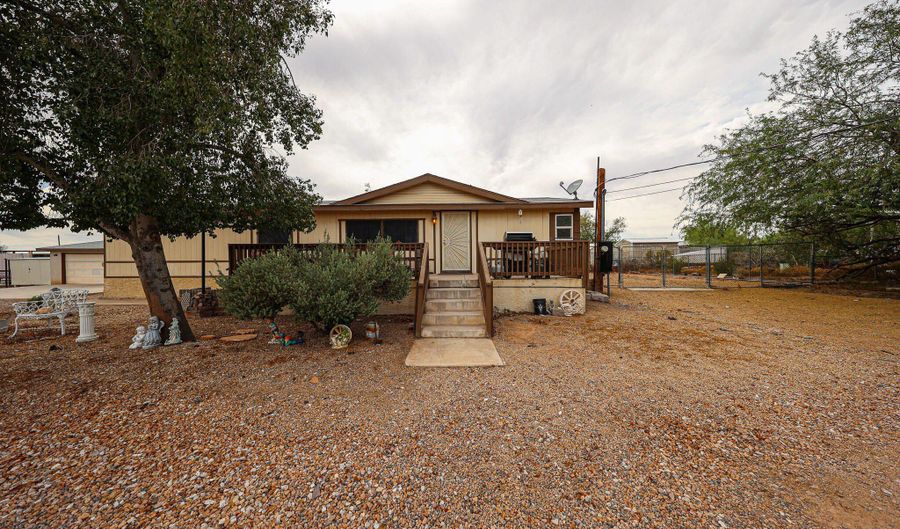 880 E 4TH Ave, Apache Junction, AZ 85119 - 3 Beds, 2 Bath