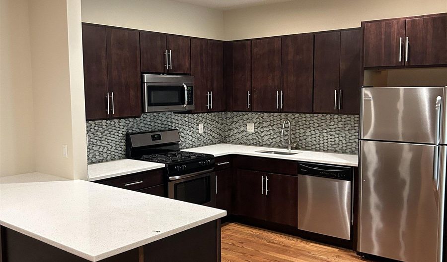 186-194 BROADWAY 502, Bayonne, NJ 07002 - 1 Beds, 2 Bath