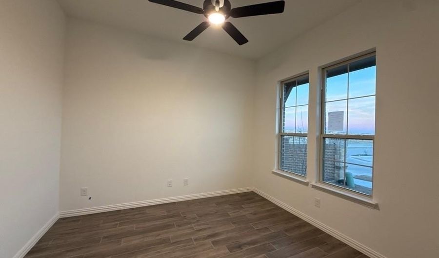 549 Pickett Creek Dr, Aledo, TX 76008 - 3 Beds, 2 Bath