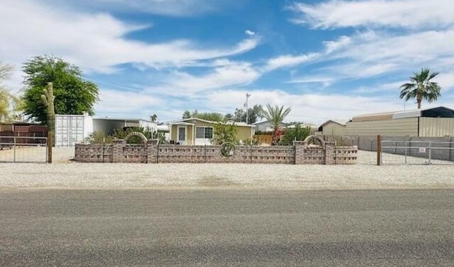 27961 Norris Ave, Bouse, AZ 85325 - 2 Beds, 1 Bath
