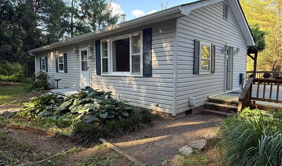 2083 OLD SAWMILL Ln, Amissville, VA 20106 - 3 Beds, 1 Bath