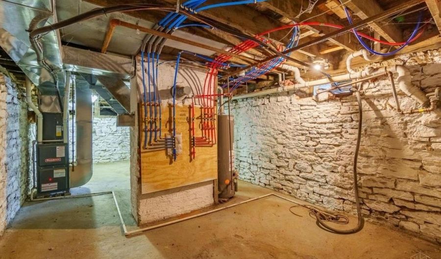 218 Stanley Ave, Cincinnati, OH 45226 - 3 Beds, 2 Bath