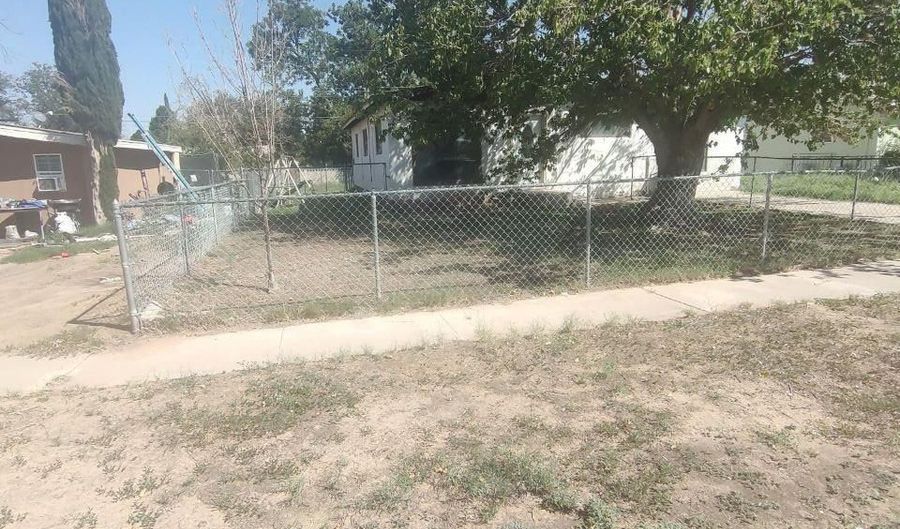 804 Sandia St, Carlsbad, NM 88220 - 3 Beds, 2 Bath