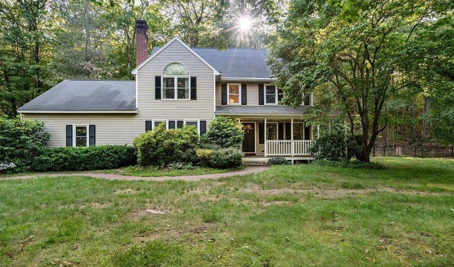129 Cambridge Rd, Bedford, NH 03110 - 3 Beds, 3 Bath