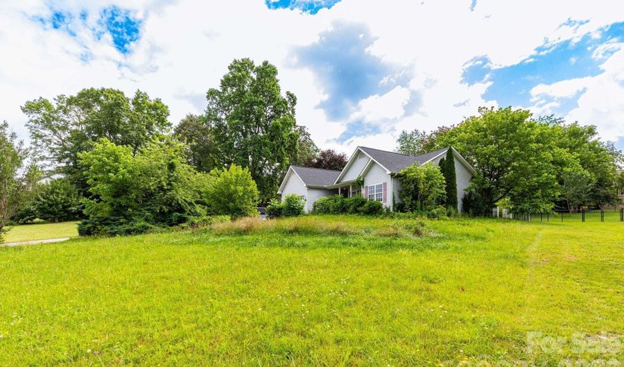 5 Carter Vw, Arden, NC 28704 - 3 Beds, 2 Bath