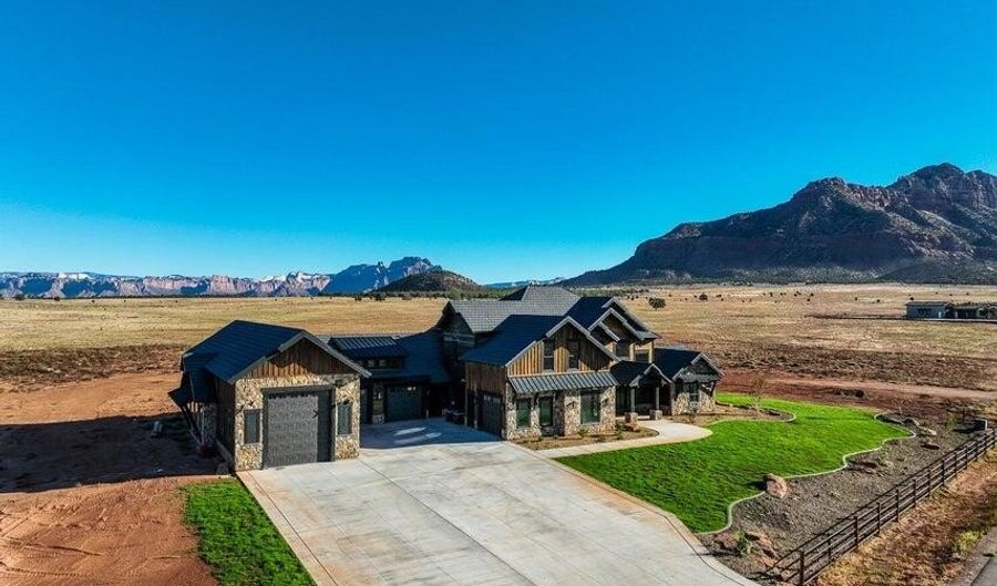 630 W Daybreak Mesa, Apple Valley, UT 84737 - 4 Beds, 5 Bath