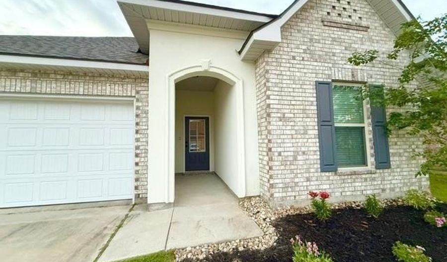 822 Palmetto Point Dr, Baton Rouge, LA 70820 - 3 Beds, 2 Bath