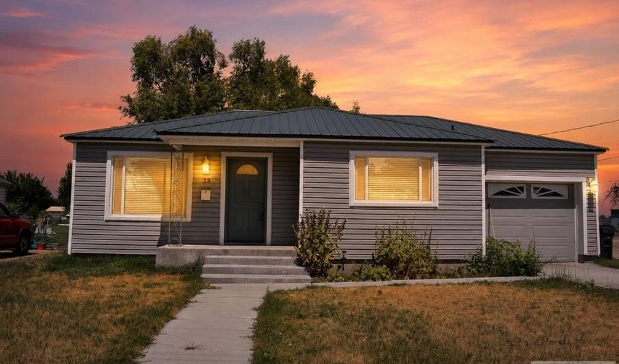 23 Parsons St, Blackfoot, ID 83221 - 2 Beds, 1 Bath