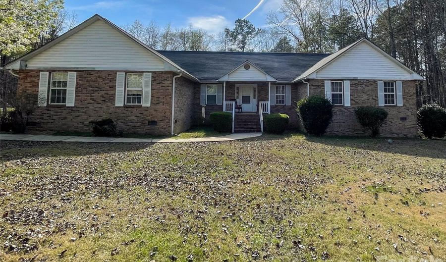 3271 Ebenezer Church Rd, Camden, SC 29020 - 5 Beds, 3 Bath