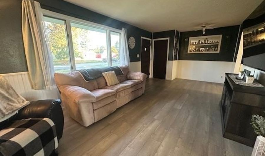 35 Garden Cir, Babbitt, MN 55706 - 2 Beds, 2 Bath