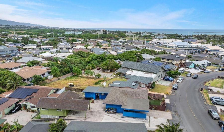 406 Ano St, Kahului, HI 96732 - 3 Beds, 2 Bath