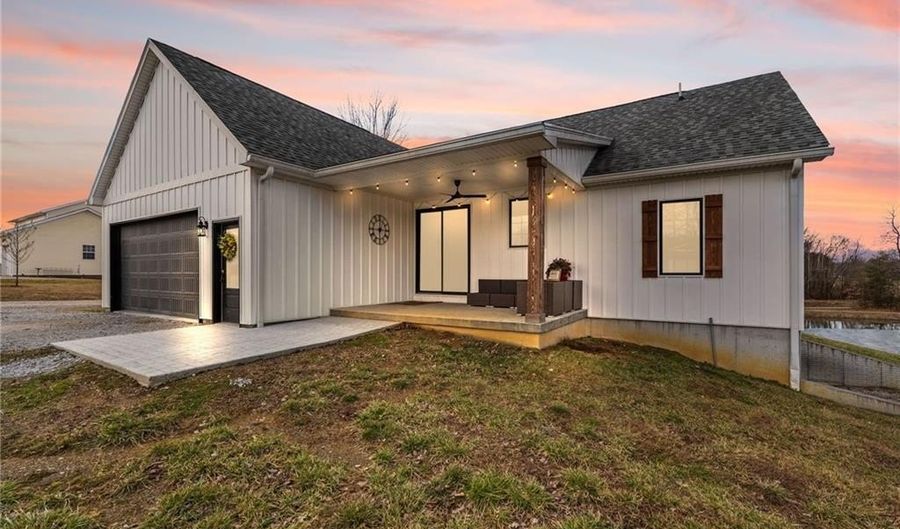 4604 N Bogardus Rd, Austin, IN 47102 - 5 Beds, 3 Bath