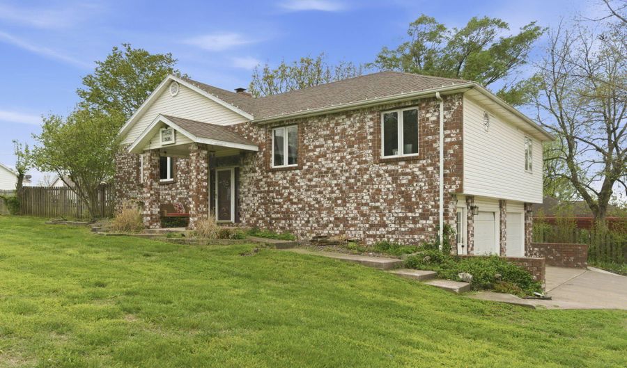 509 N Calhoun Ave, Ash Grove, MO 65604 - 3 Beds, 3 Bath