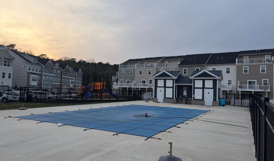 12441 OAK LEAF Ln 2, Berlin, MD 21811 - 3 Beds, 4 Bath