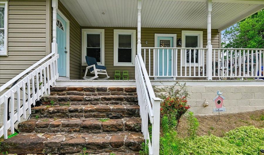 12820 10TH St, Bowie, MD 20720 - 4 Beds, 2 Bath