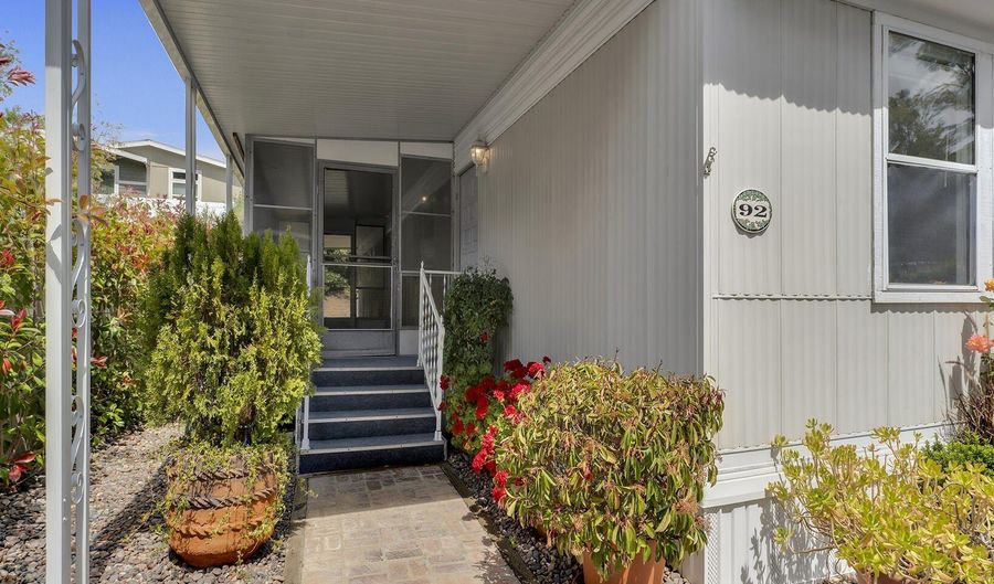 30473 Mulholland Hwy 92, Agoura Hills, CA 91301 - 2 Beds, 2 Bath
