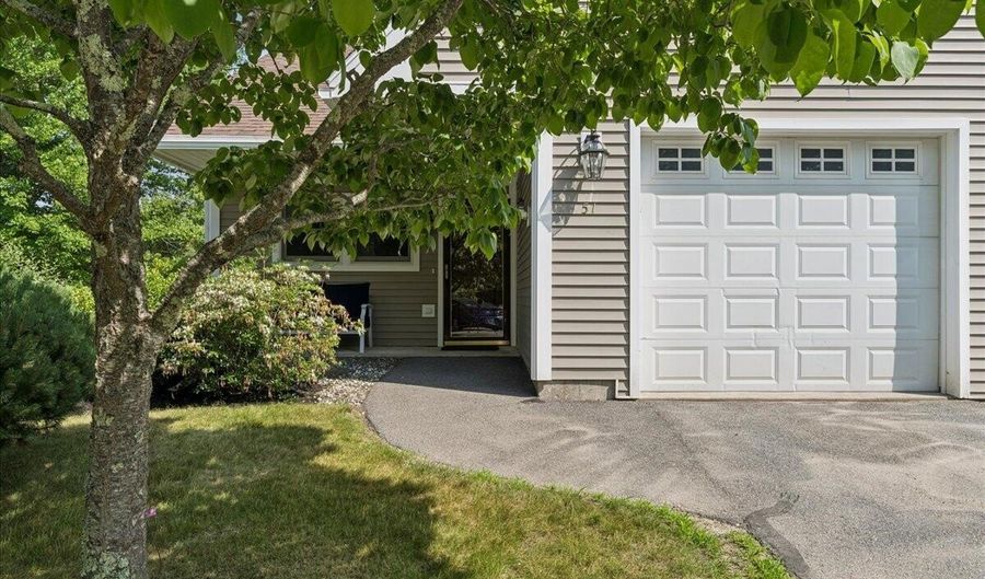 51 Dockside Ln, Belfast, ME 04915 - 2 Beds, 3 Bath