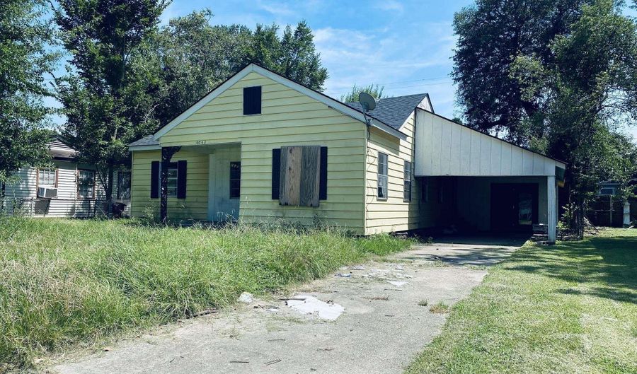 4042 S Barrow Dr, Baton Rouge, LA 70802 - 4 Beds, 2 Bath