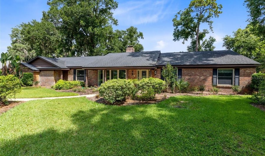 105 PINE TREE Ln, Altamonte Springs, FL 32714 - 4 Beds, 3 Bath
