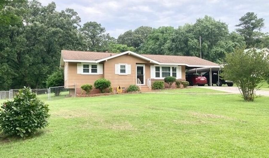 2030 Elkahatchee Rd, Alexander City, AL 35010 - 3 Beds, 1 Bath