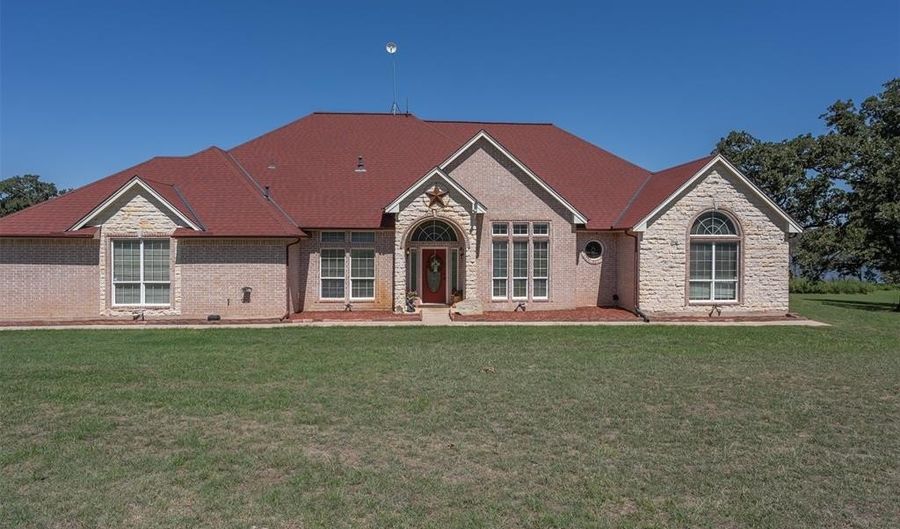 1701 W Lake Shore Dr, Alvarado, TX 76009 - 3 Beds, 3 Bath
