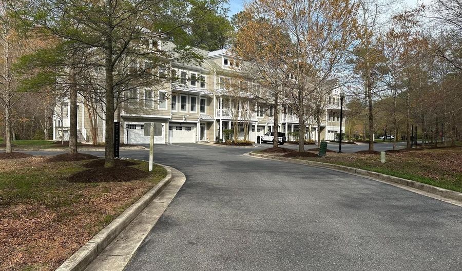 11964 W War Dancer Ln #103, Berlin, MD 21811 - 3 Beds, 4 Bath