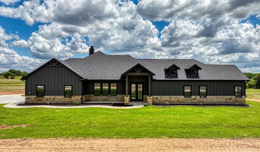 140 Rolling Hills Blvd, Alvord, TX 76225 - 4 Beds, 3 Bath